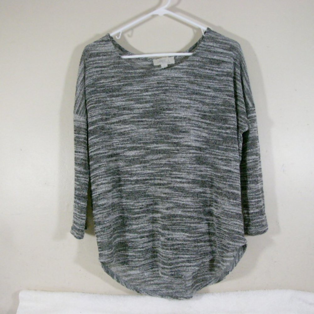 Olive & Oak Top Size Medium